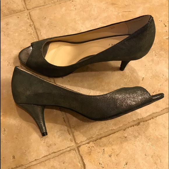 NWT SPARKLING PEWTER TAHARI PEEP TOE HEELS - Picture 3 of 5